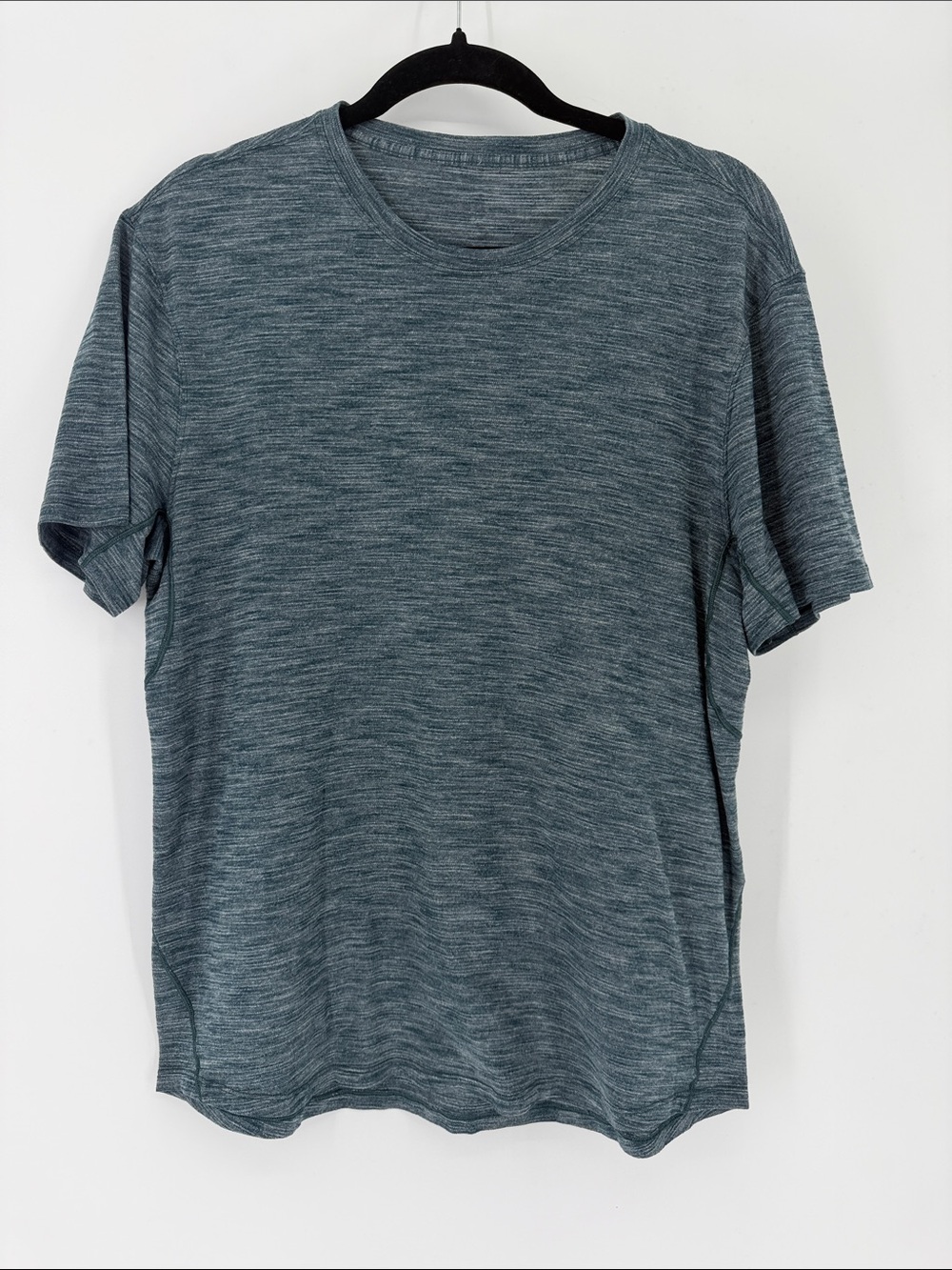 Lululemon Men’s Medium Heathered Blue Gray Short Sleeve Athletic Shirt